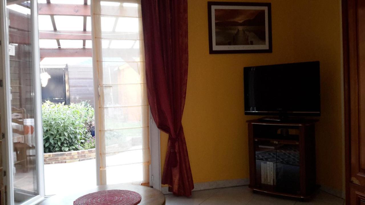 Agreable Logement Dans Petit Village Sud-Essonne Champcueil Eksteriør bilde
